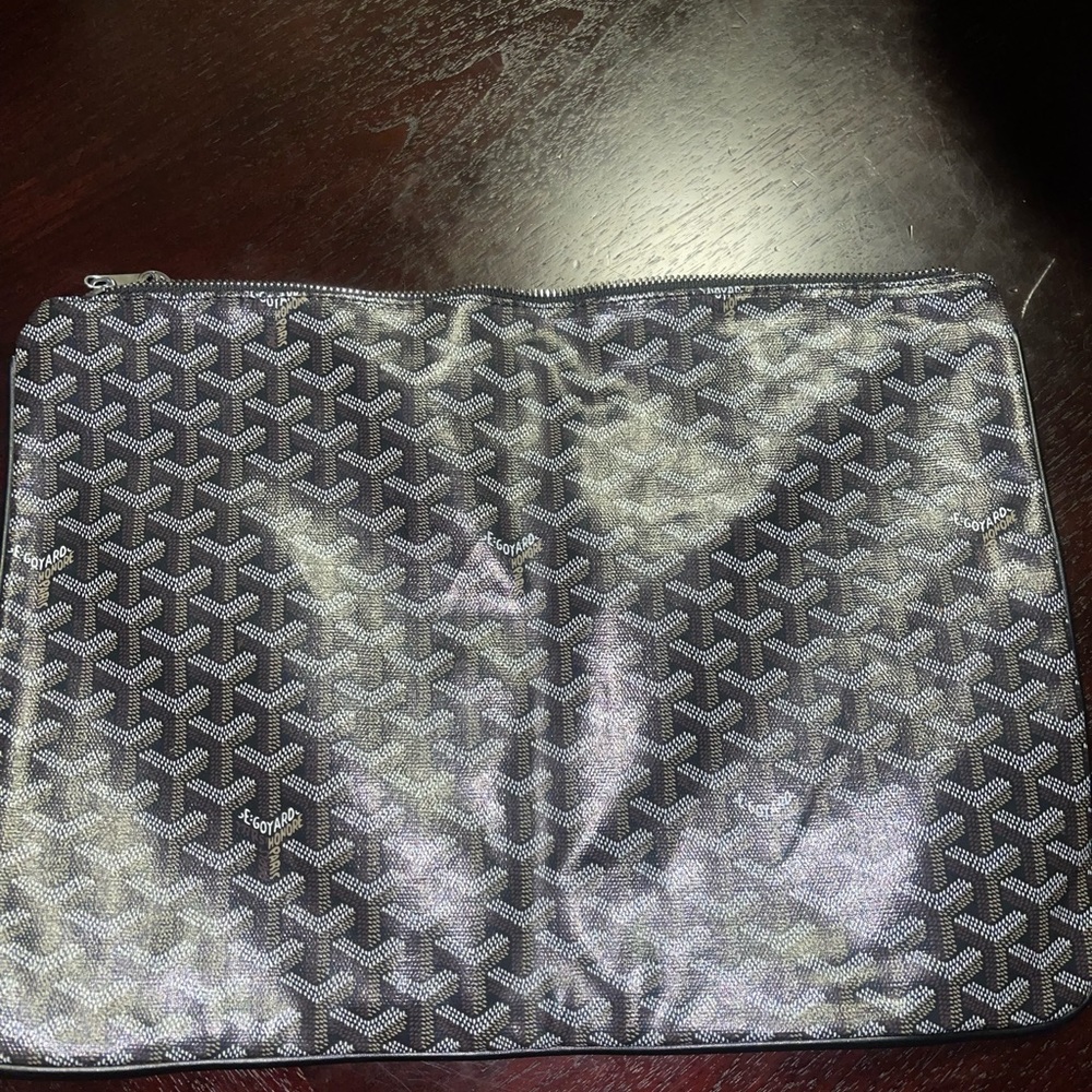 Nice clutch bag or mini lap top holder